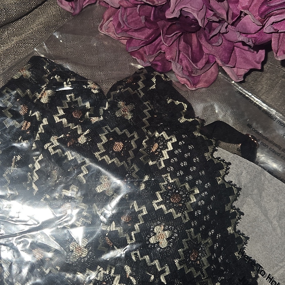 Savage X Fenty Foulard Lace Unlined Demi Bra Black Caviar NIP - Picture 7 of 10